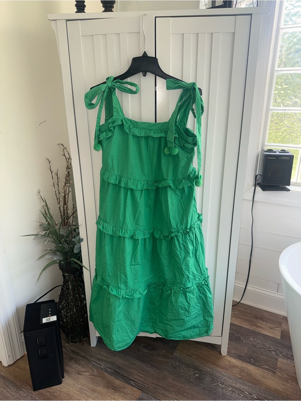 TCEC Emerald Green Tie-Shoulder Tiered Midi Dress